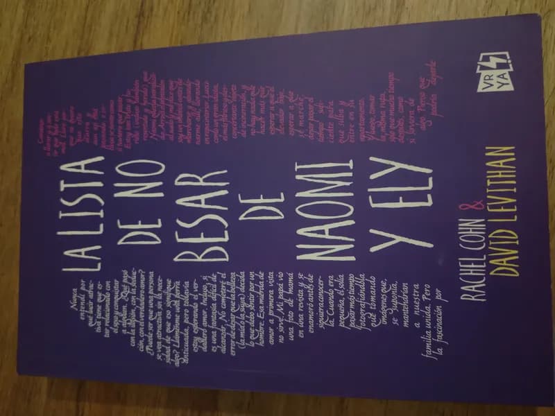 Portada de La Lista de No Besar de Naomi y Ely