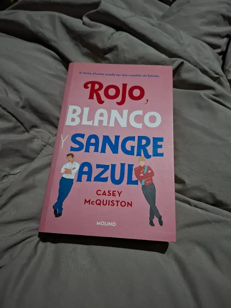 Portada de Rojo, Blanco y Sangre Azul