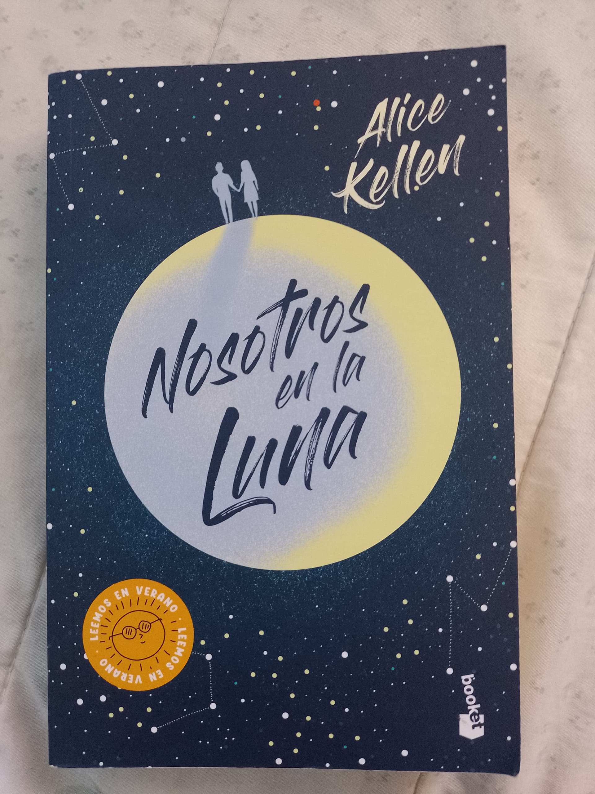 Portada de Nosotros en La Luna