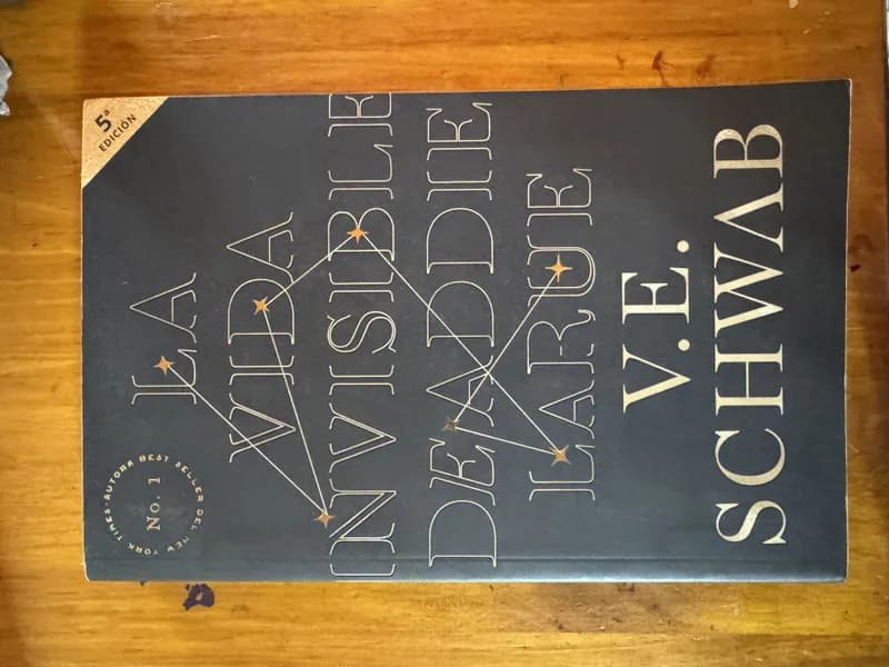 Portada de La Vida Invisible de Addie Larue (Avance)