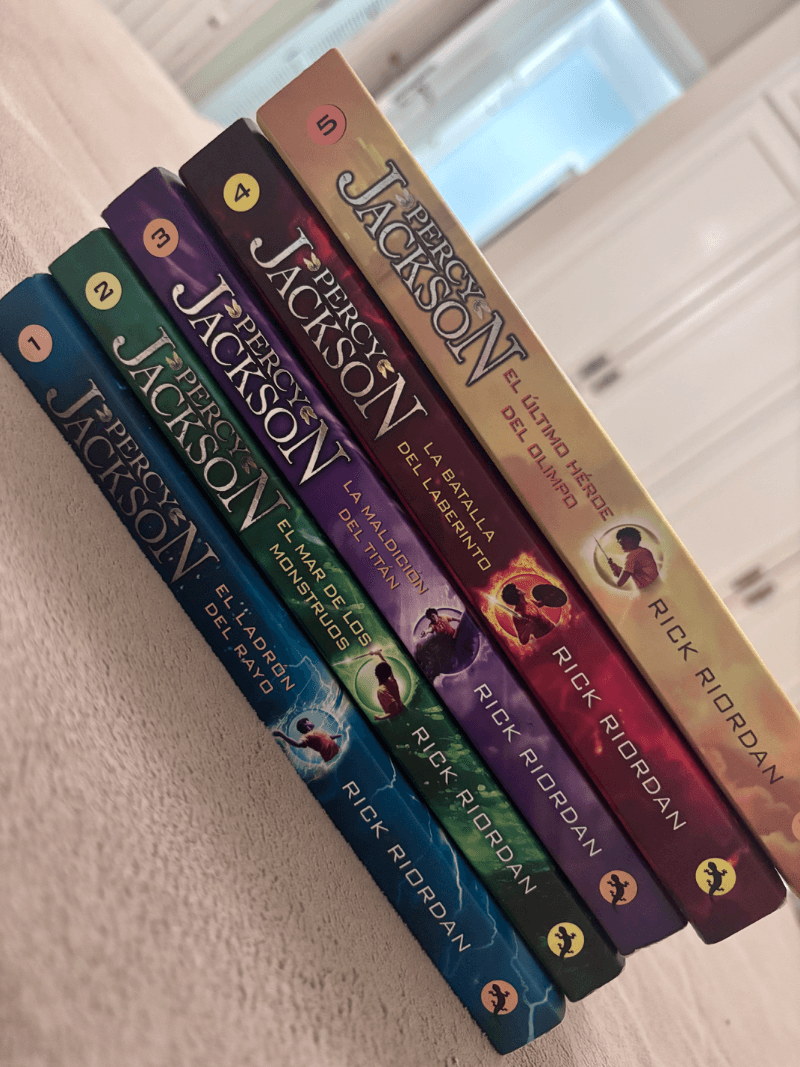 Portada de Percy Jackson y Los Dioses del Olimpo